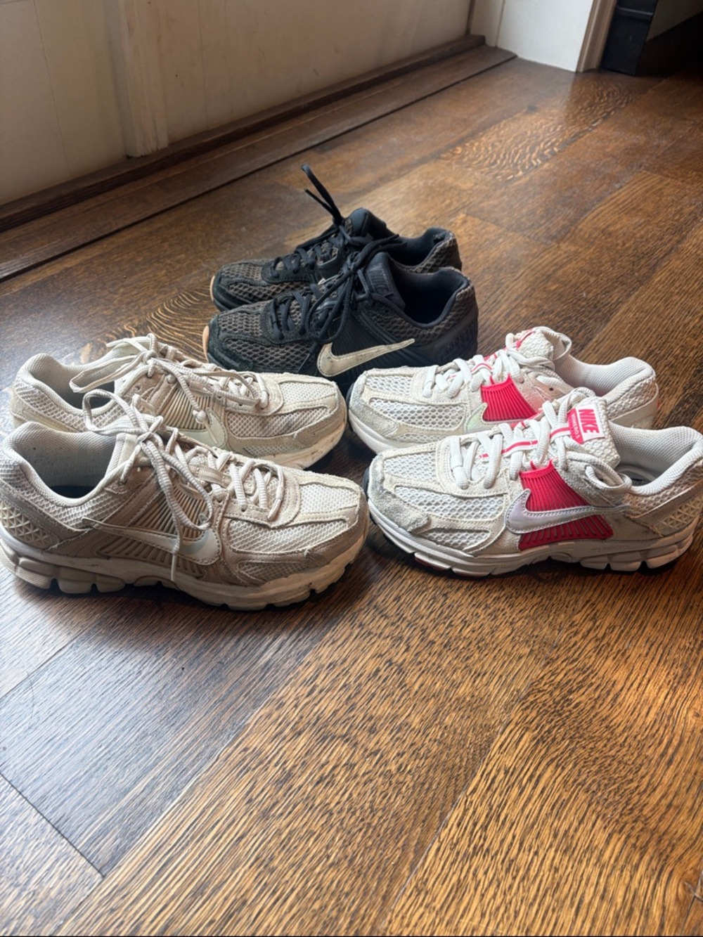 Nike Vomero 5 women’s shoes, size 6.5